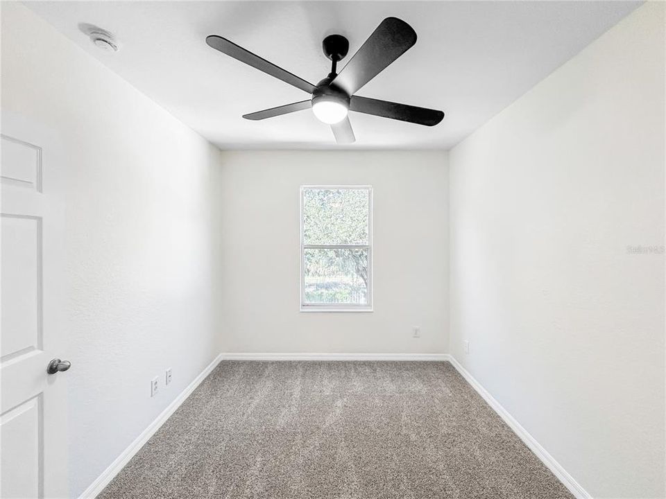 Под контрактом: $249,900 (3 спален, 2 ванн, 1175 Квадратных фут)