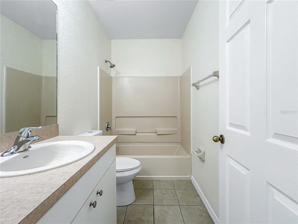 Под контрактом: $249,900 (3 спален, 2 ванн, 1175 Квадратных фут)