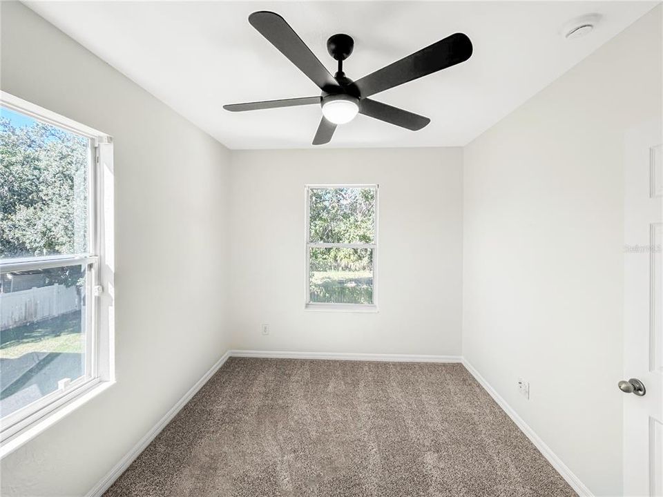 Под контрактом: $249,900 (3 спален, 2 ванн, 1175 Квадратных фут)