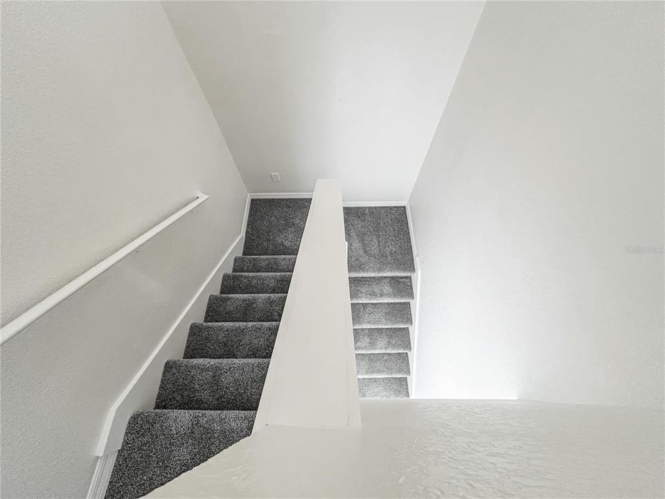 Под контрактом: $249,900 (3 спален, 2 ванн, 1175 Квадратных фут)