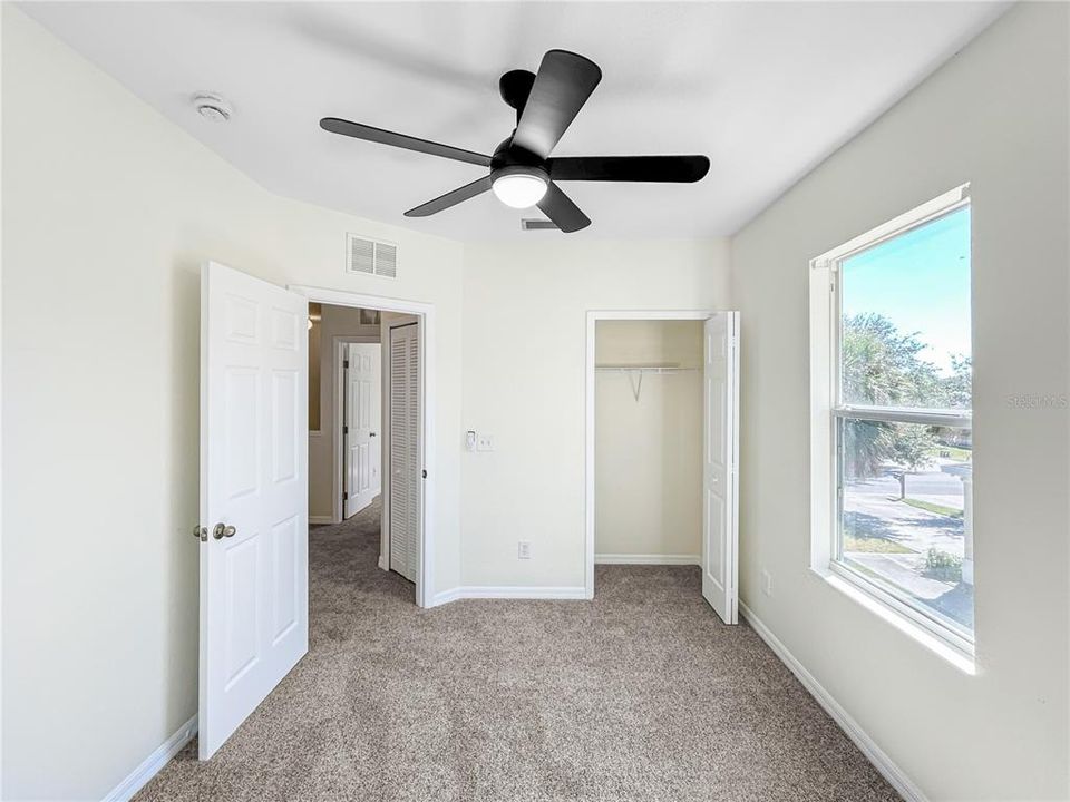 Под контрактом: $249,900 (3 спален, 2 ванн, 1175 Квадратных фут)