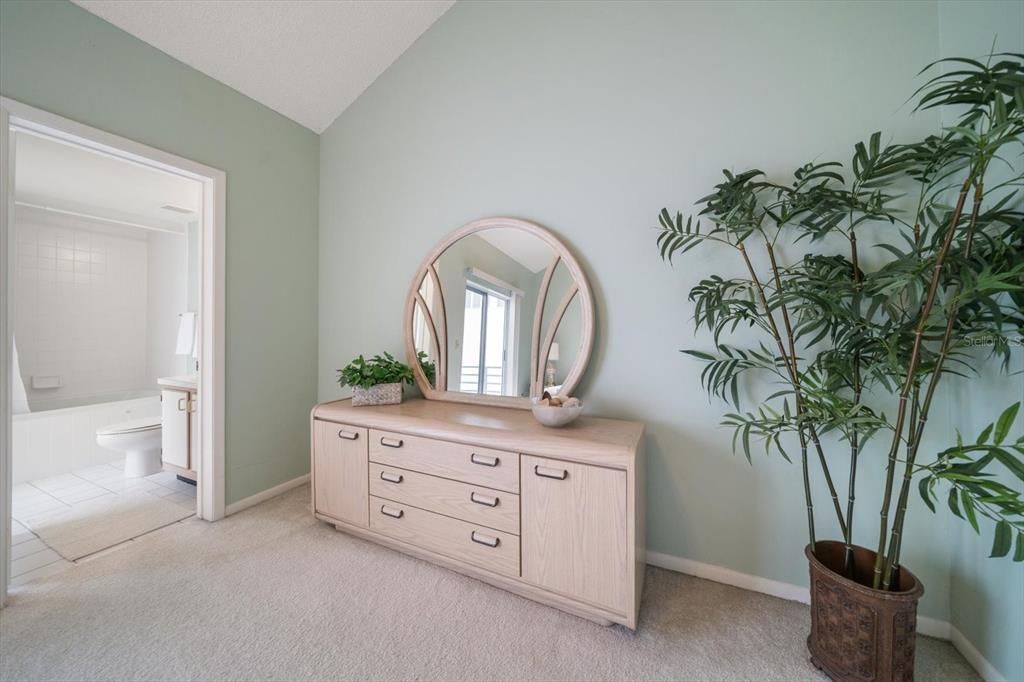 For Sale: $439,000 (3 beds, 3 baths, 1700 Square Feet)