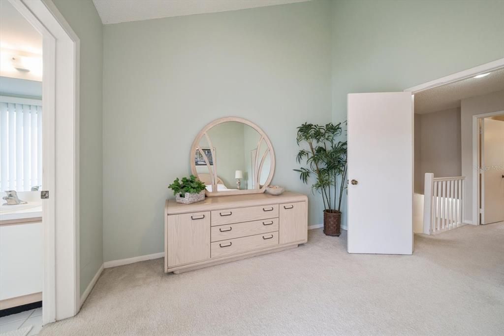 For Sale: $439,000 (3 beds, 3 baths, 1700 Square Feet)