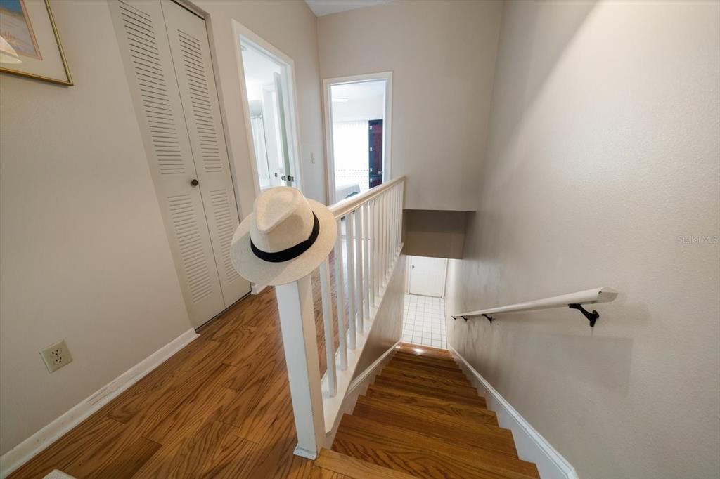 For Sale: $439,000 (3 beds, 3 baths, 1700 Square Feet)