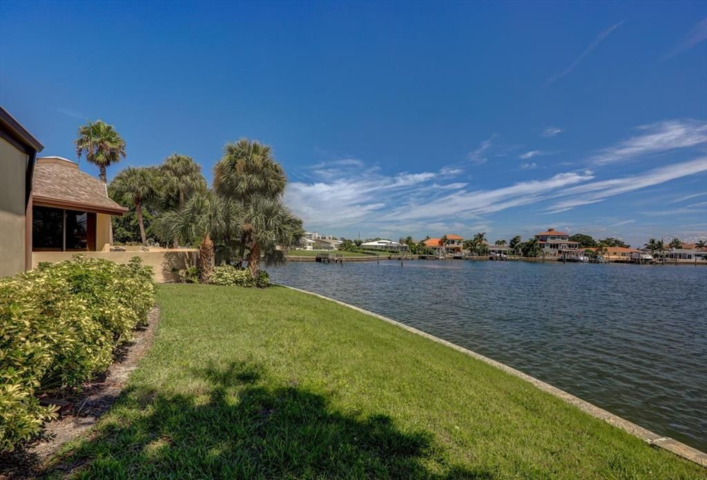 For Sale: $439,000 (3 beds, 3 baths, 1700 Square Feet)