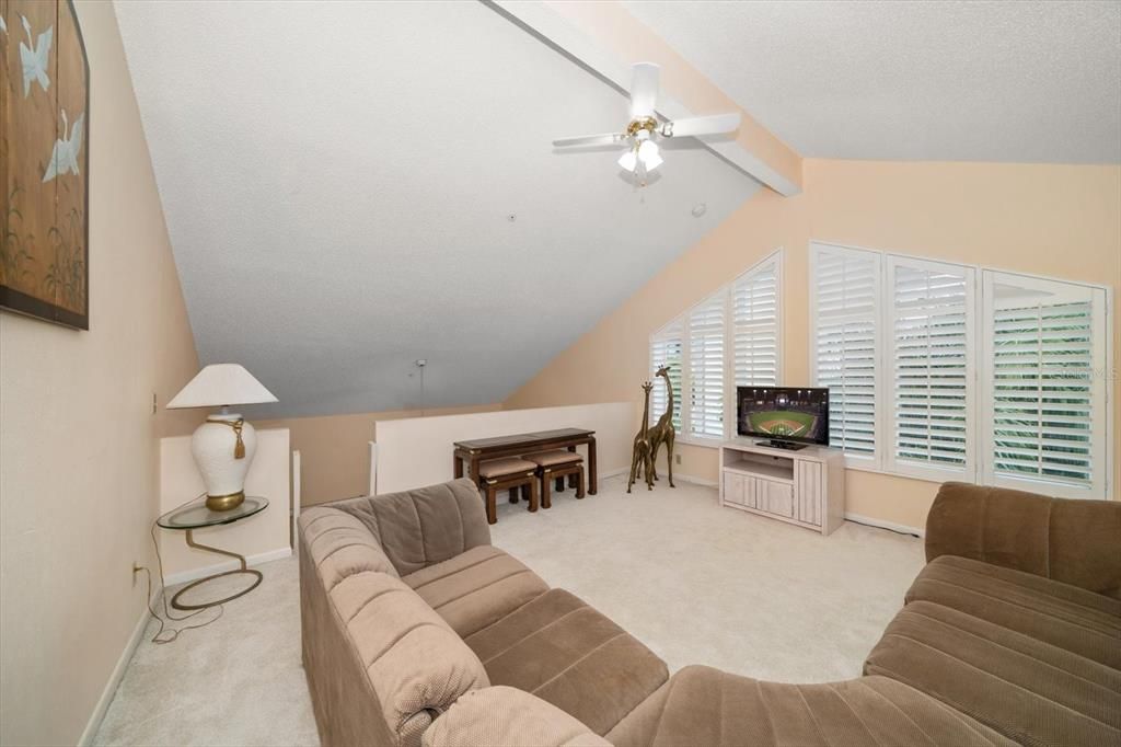 For Sale: $439,000 (3 beds, 3 baths, 1700 Square Feet)