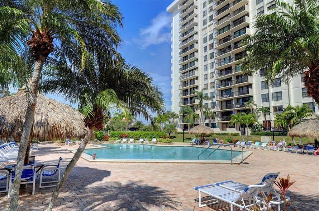 For Sale: $439,000 (3 beds, 3 baths, 1700 Square Feet)