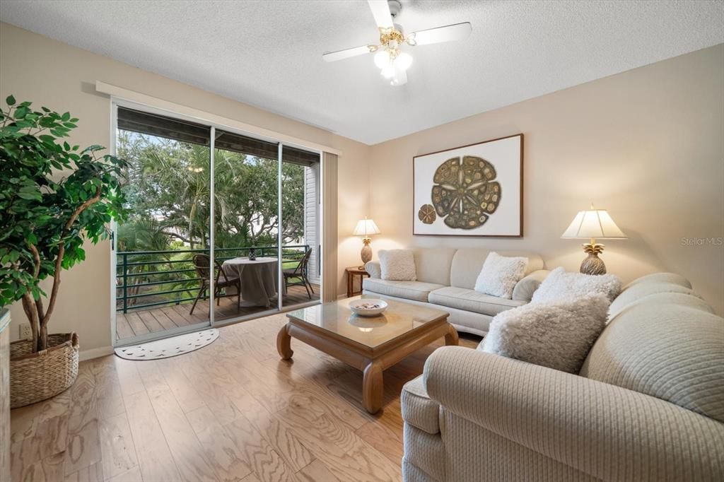 For Sale: $439,000 (3 beds, 3 baths, 1700 Square Feet)