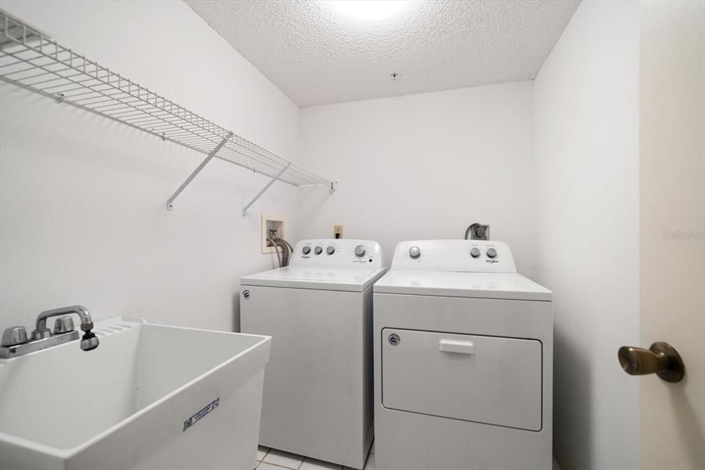 For Sale: $439,000 (3 beds, 3 baths, 1700 Square Feet)