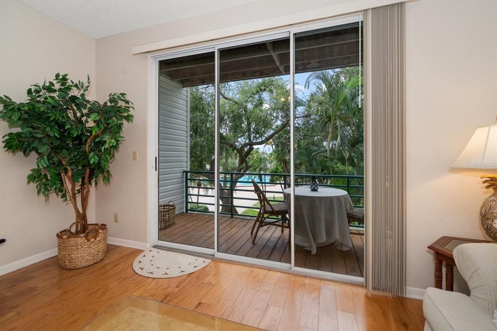 For Sale: $439,000 (3 beds, 3 baths, 1700 Square Feet)