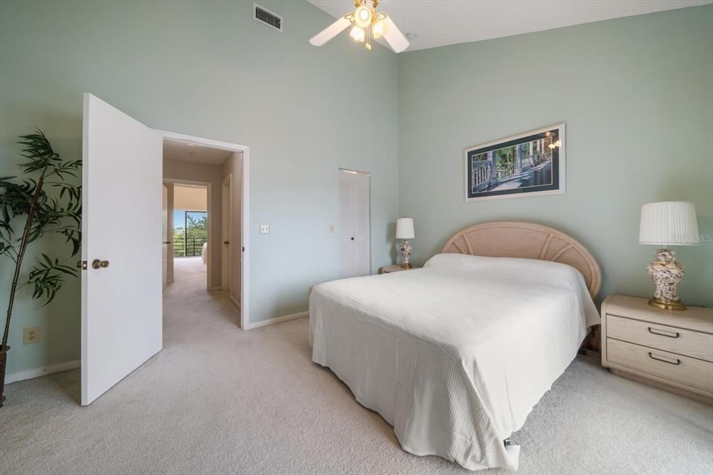 For Sale: $439,000 (3 beds, 3 baths, 1700 Square Feet)