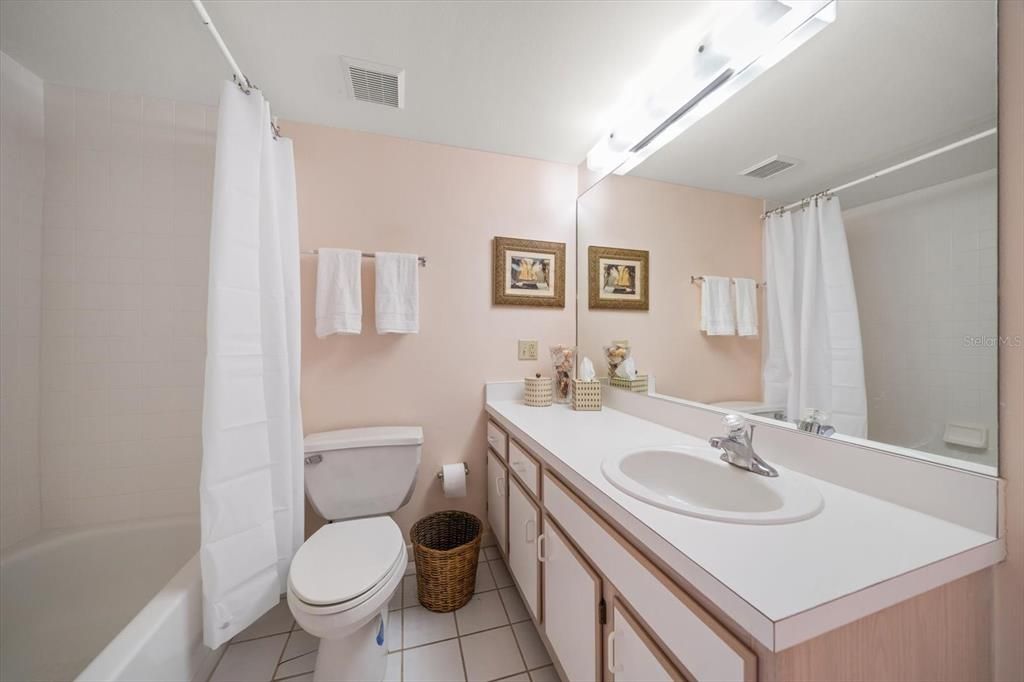 For Sale: $439,000 (3 beds, 3 baths, 1700 Square Feet)