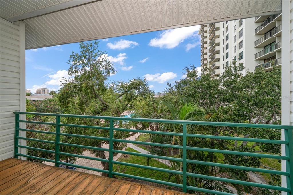 For Sale: $439,000 (3 beds, 3 baths, 1700 Square Feet)