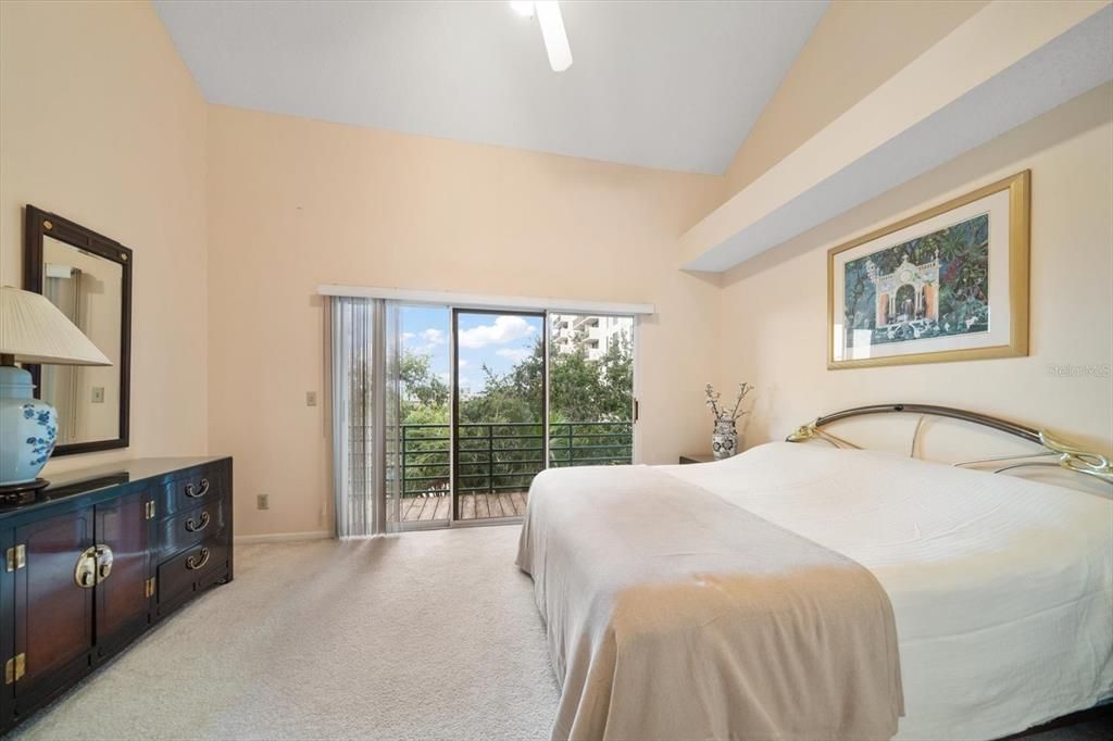 For Sale: $439,000 (3 beds, 3 baths, 1700 Square Feet)