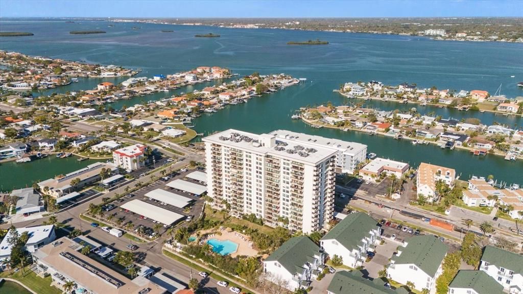 For Sale: $439,000 (3 beds, 3 baths, 1700 Square Feet)