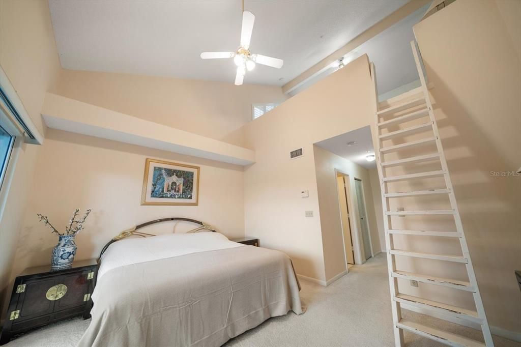 For Sale: $439,000 (3 beds, 3 baths, 1700 Square Feet)