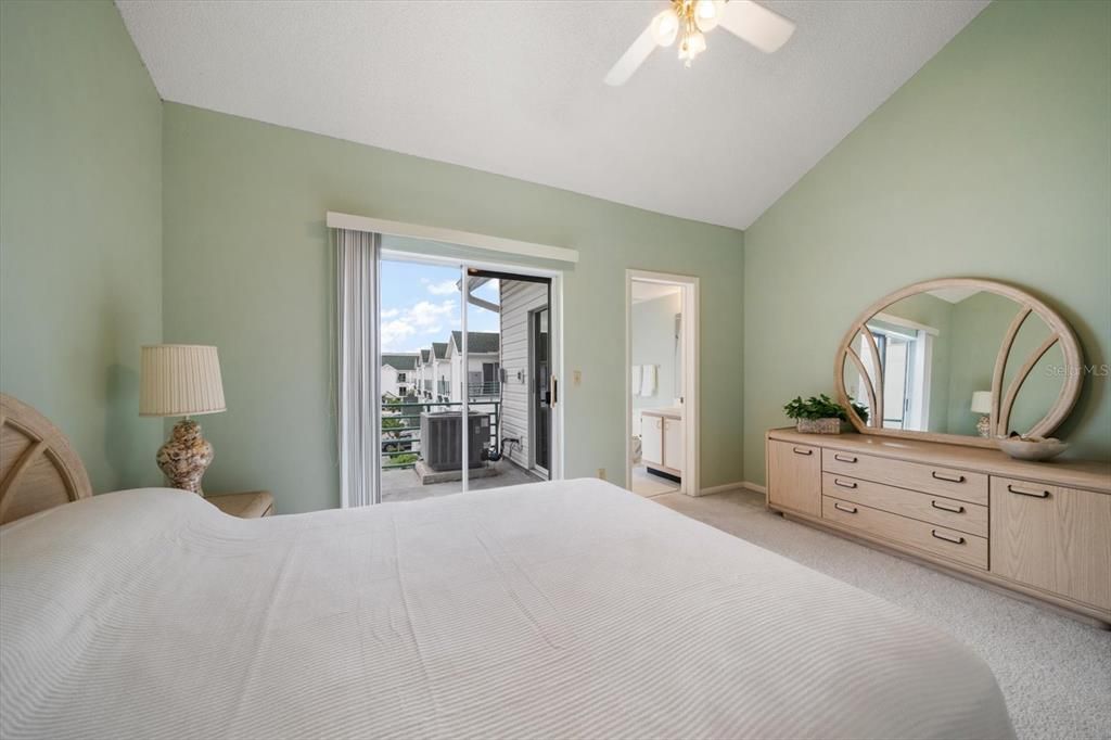 For Sale: $439,000 (3 beds, 3 baths, 1700 Square Feet)