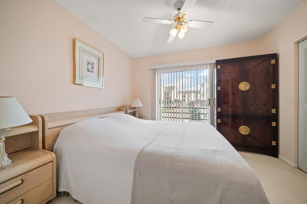 For Sale: $439,000 (3 beds, 3 baths, 1700 Square Feet)