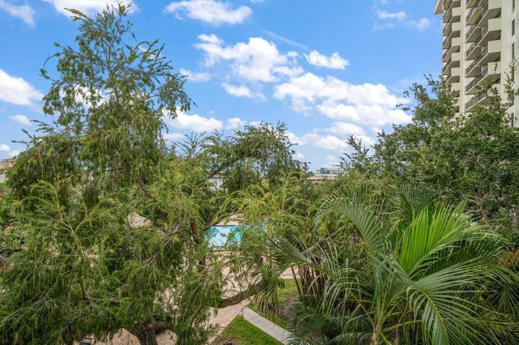 For Sale: $439,000 (3 beds, 3 baths, 1700 Square Feet)