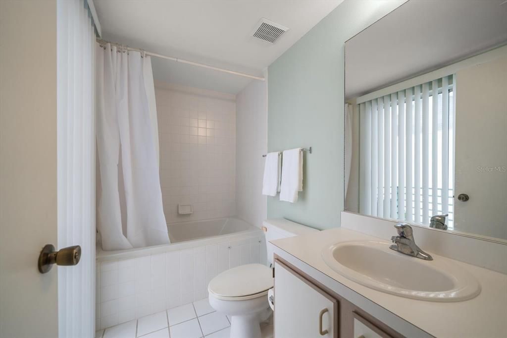 For Sale: $439,000 (3 beds, 3 baths, 1700 Square Feet)