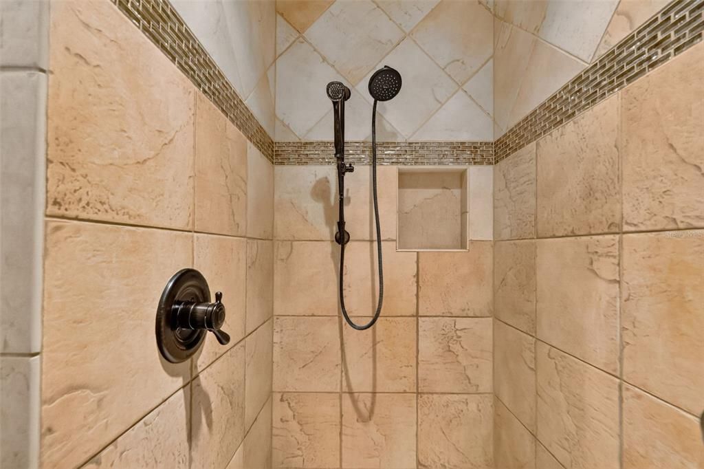 En Venta: $1,150,000 (3 camas, 3 baños, 2964 Pies cuadrados)