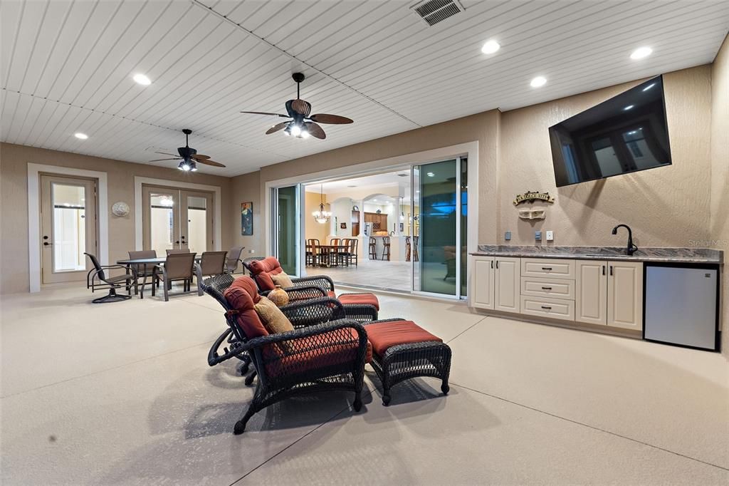 En Venta: $1,150,000 (3 camas, 3 baños, 2964 Pies cuadrados)