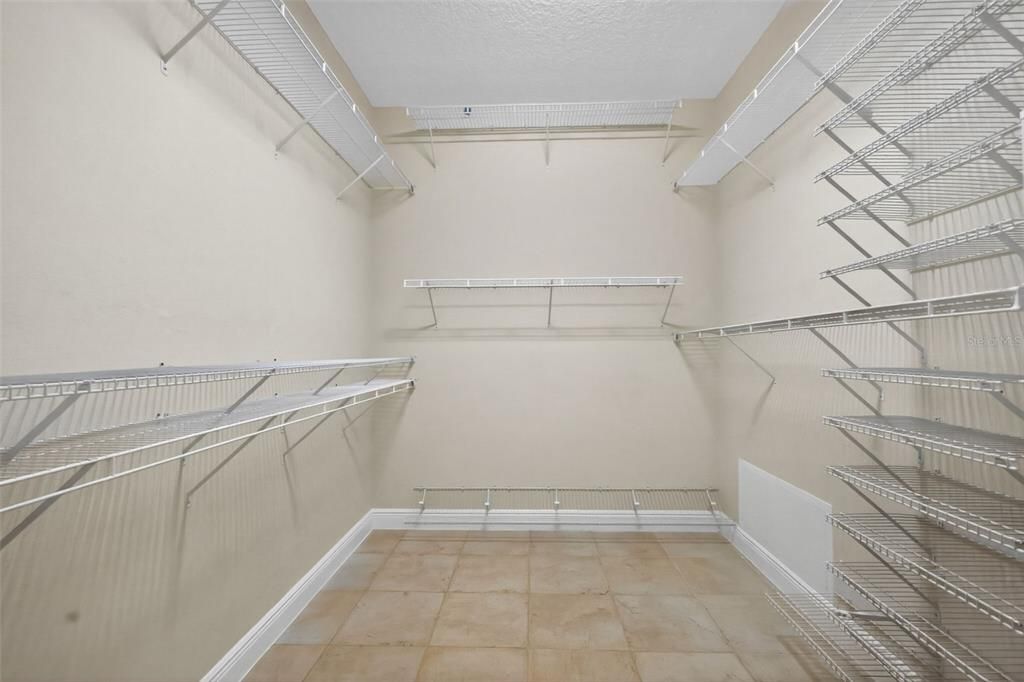 En Venta: $1,150,000 (3 camas, 3 baños, 2964 Pies cuadrados)