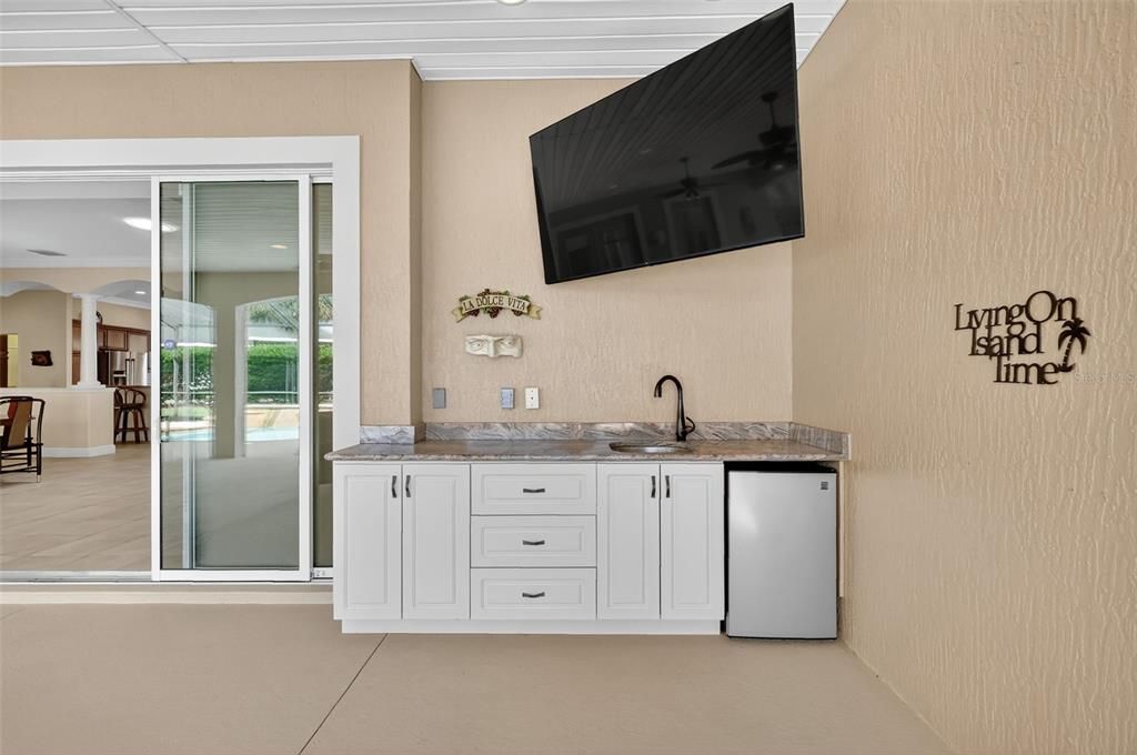 En Venta: $1,150,000 (3 camas, 3 baños, 2964 Pies cuadrados)