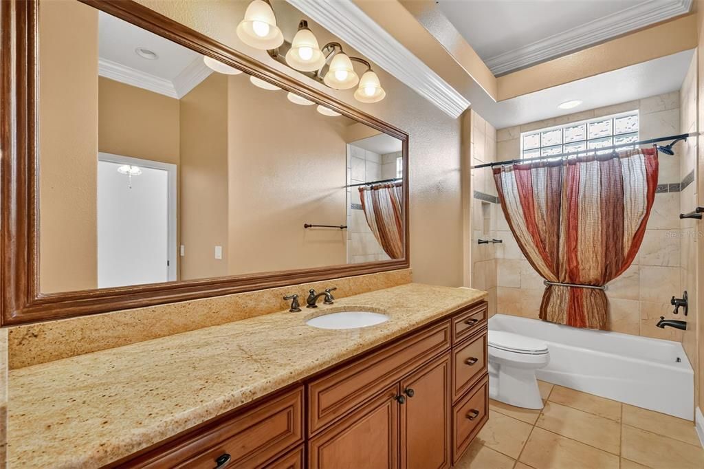 En Venta: $1,150,000 (3 camas, 3 baños, 2964 Pies cuadrados)