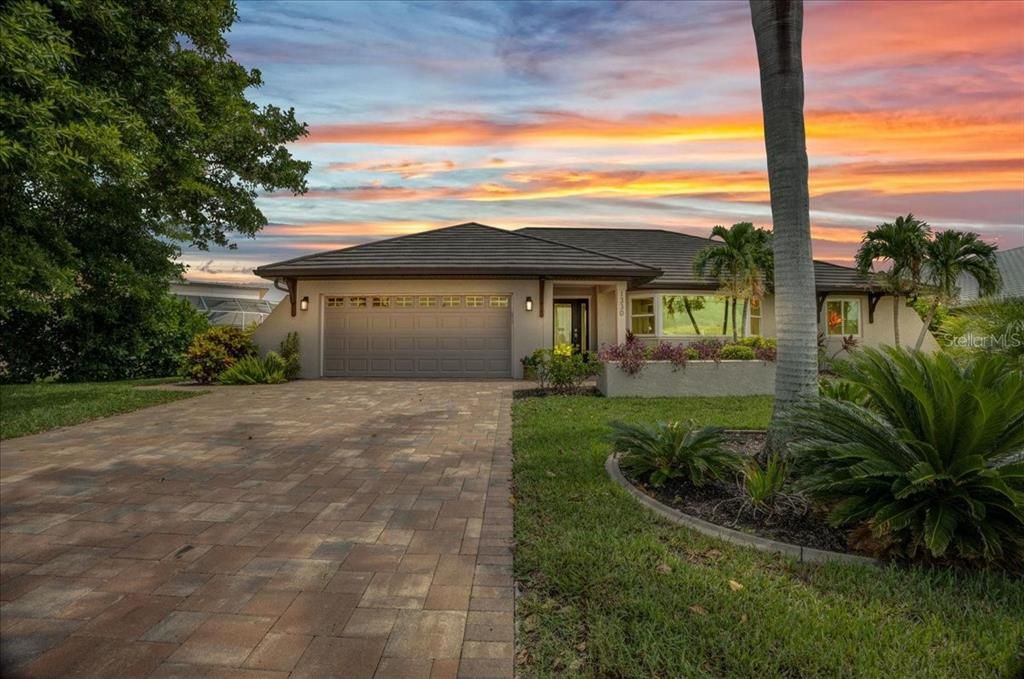 For Sale: $622,000 (3 beds, 2 baths, 2090 Square Feet)