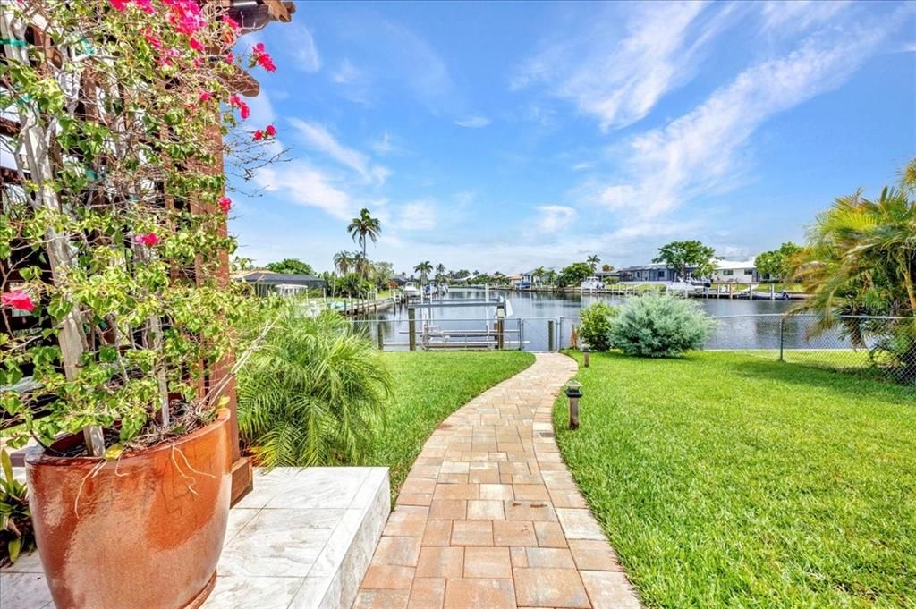 For Sale: $622,000 (3 beds, 2 baths, 2090 Square Feet)