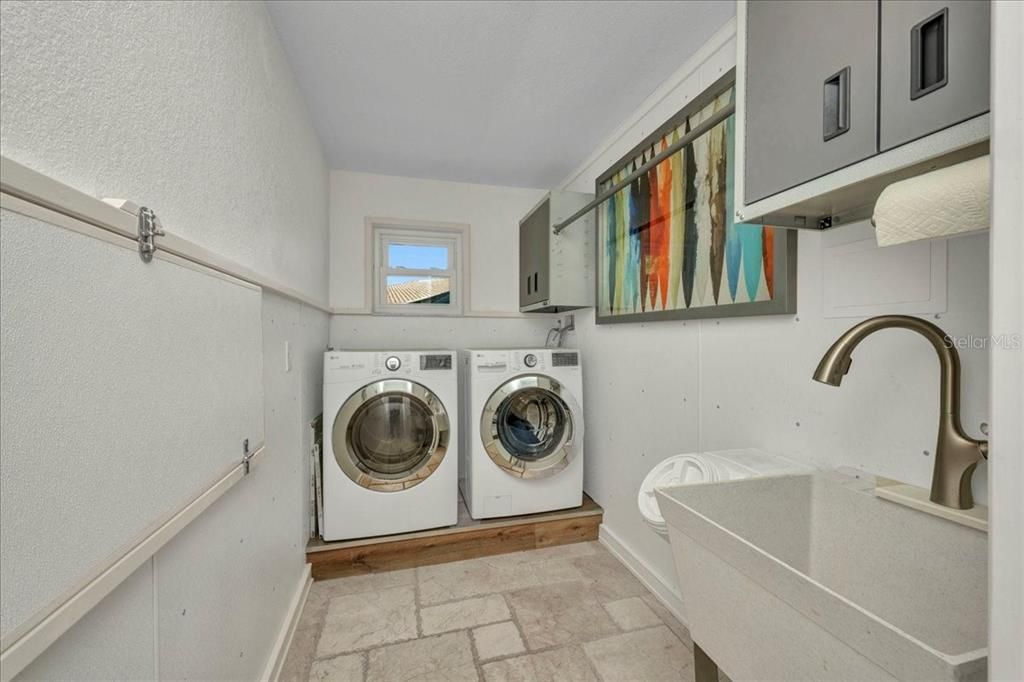 For Sale: $622,000 (3 beds, 2 baths, 2090 Square Feet)