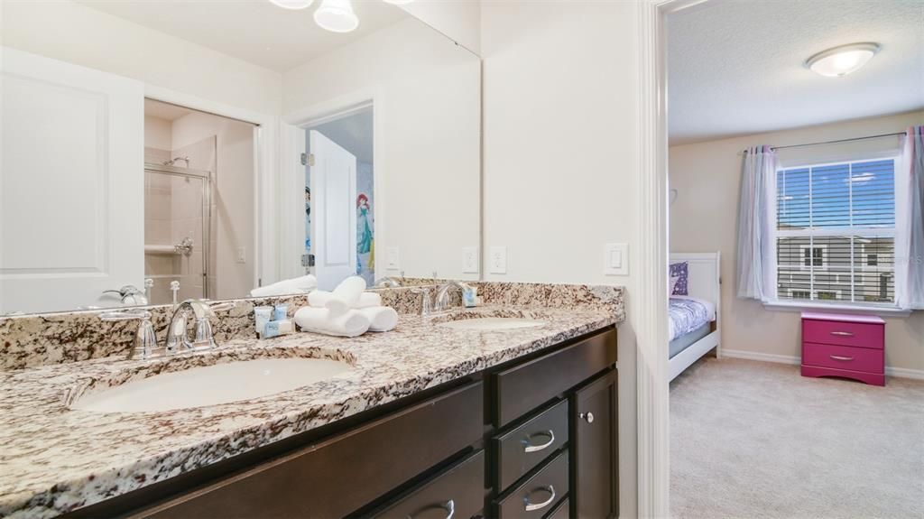 En Venta: $828,900 (10 camas, 8 baños, 4399 Pies cuadrados)