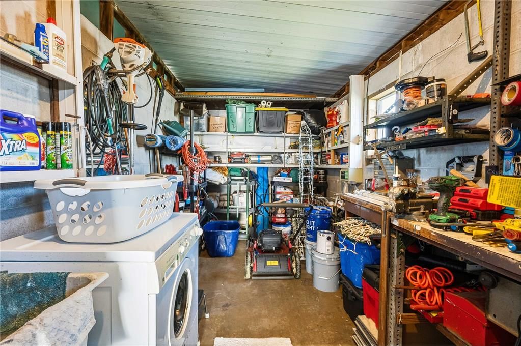 Active With Contract: $99,500 (2 beds, 1 baths, 1028 Square Feet)