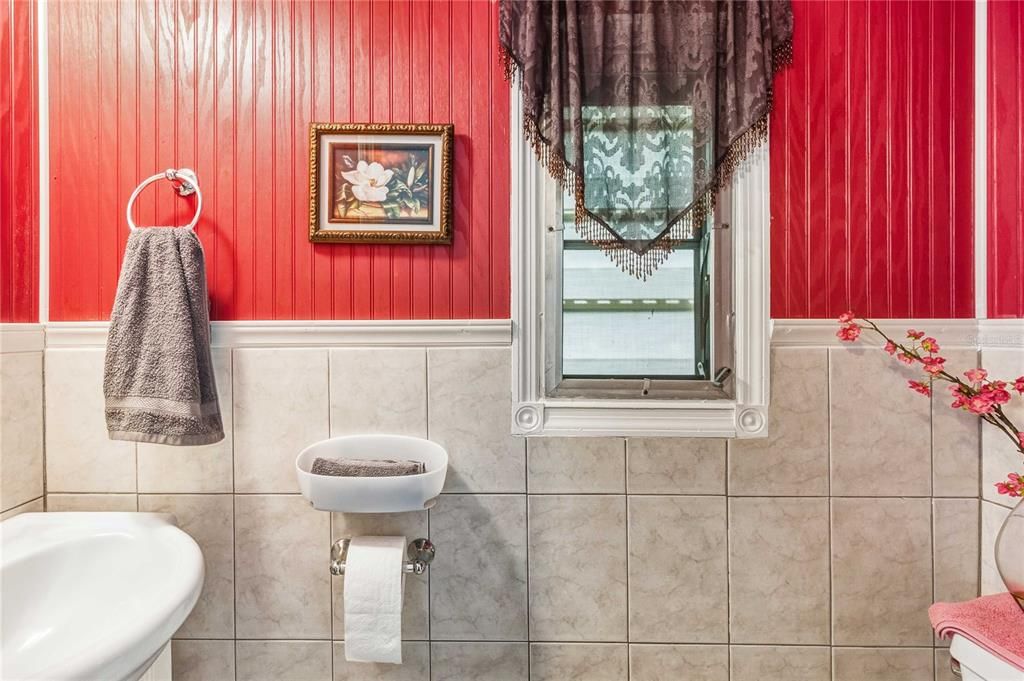 Active With Contract: $99,500 (2 beds, 1 baths, 1028 Square Feet)