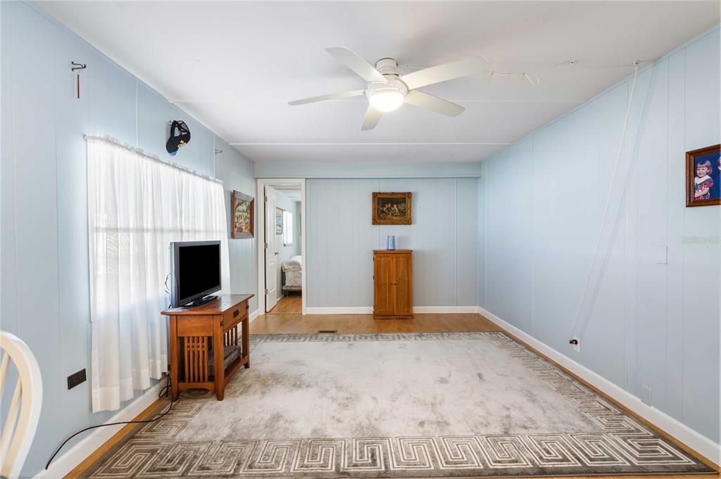 Active With Contract: $99,500 (2 beds, 1 baths, 1028 Square Feet)
