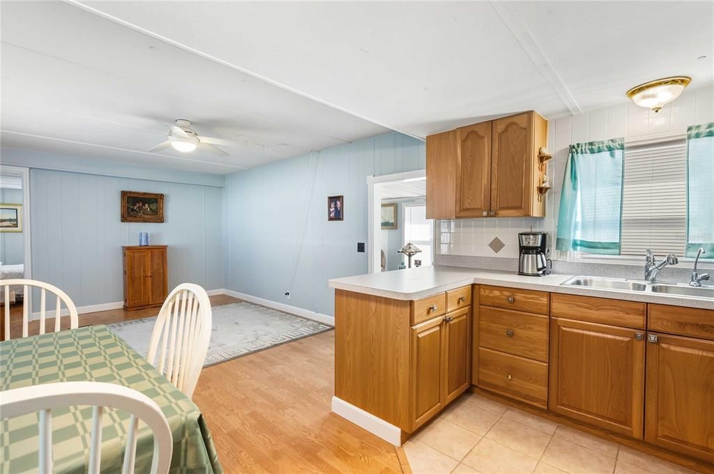 Active With Contract: $99,500 (2 beds, 1 baths, 1028 Square Feet)
