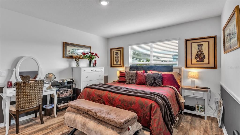 合同活跃: $297,000 (3 贝兹, 2 浴室, 1671 平方英尺)