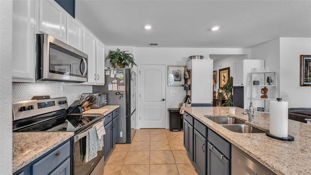 合同活跃: $297,000 (3 贝兹, 2 浴室, 1671 平方英尺)