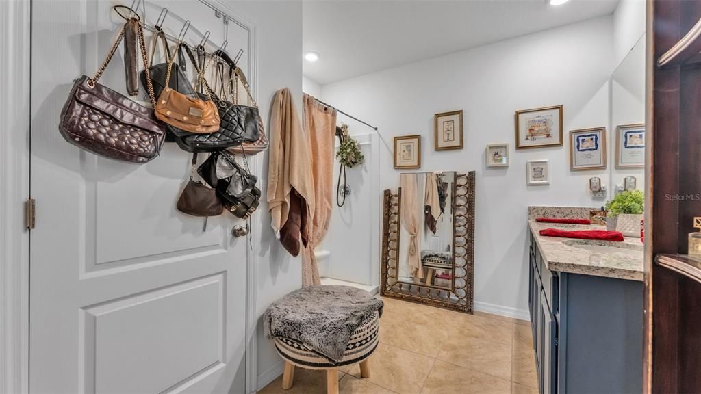 合同活跃: $297,000 (3 贝兹, 2 浴室, 1671 平方英尺)