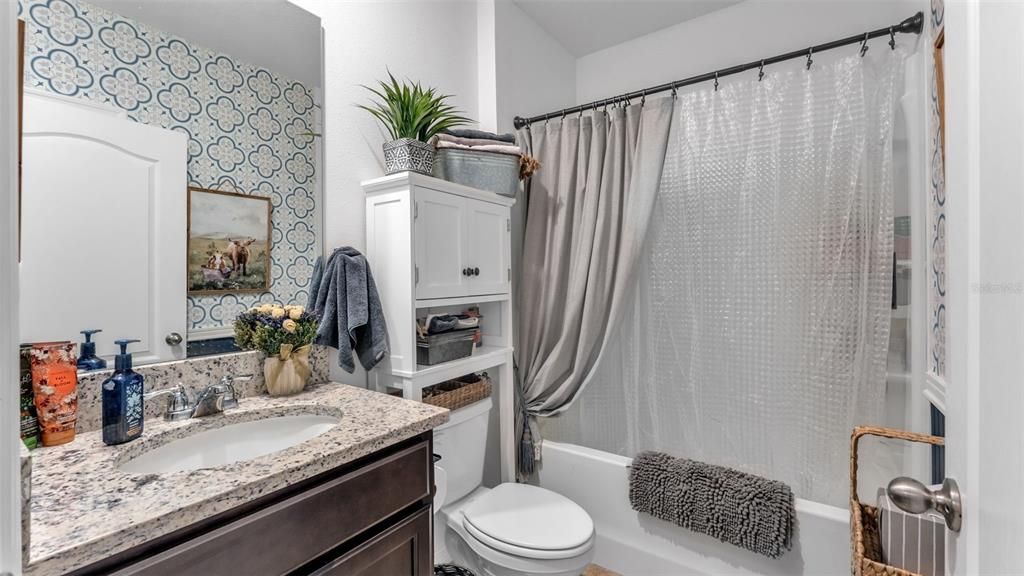 合同活跃: $297,000 (3 贝兹, 2 浴室, 1671 平方英尺)