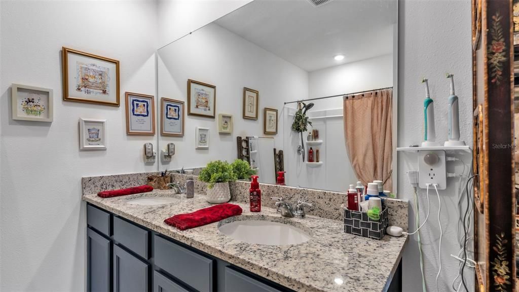 合同活跃: $297,000 (3 贝兹, 2 浴室, 1671 平方英尺)