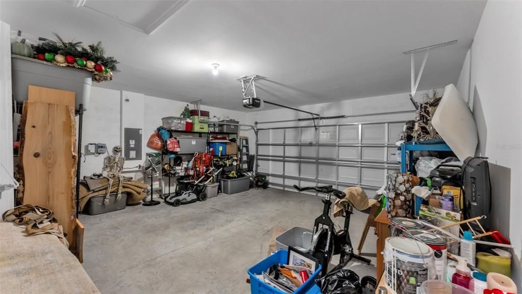 合同活跃: $297,000 (3 贝兹, 2 浴室, 1671 平方英尺)