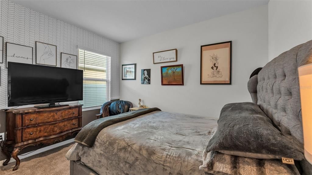 合同活跃: $297,000 (3 贝兹, 2 浴室, 1671 平方英尺)