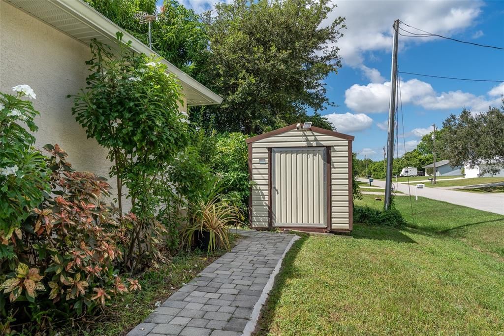 For Sale: $485,000 (3 beds, 2 baths, 2028 Square Feet)