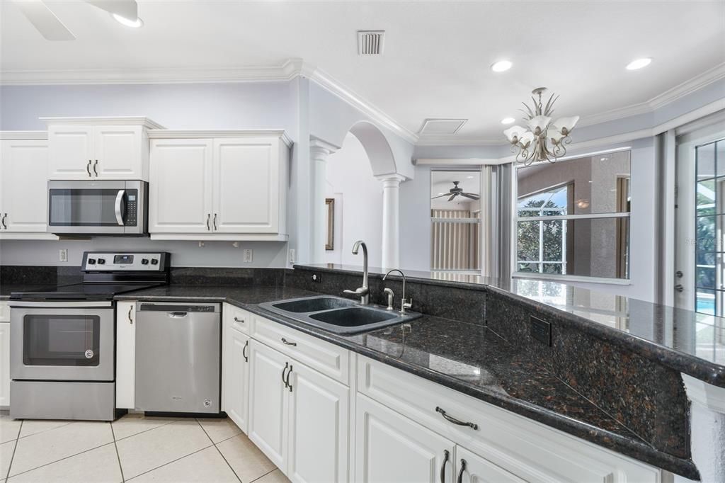 For Sale: $485,000 (3 beds, 2 baths, 2028 Square Feet)