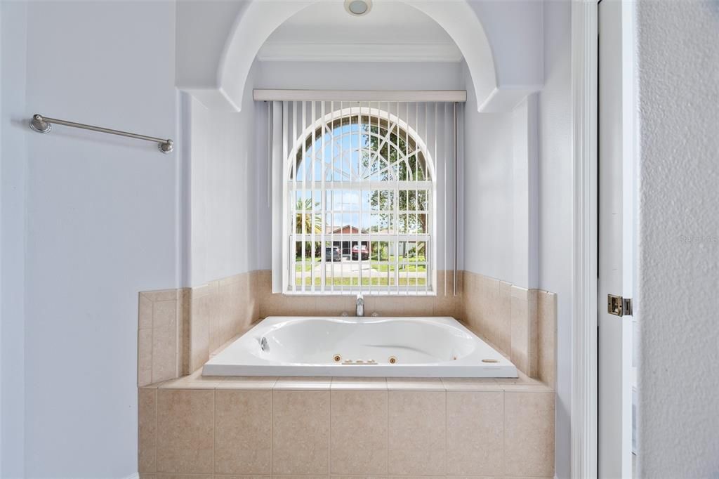 For Sale: $485,000 (3 beds, 2 baths, 2028 Square Feet)