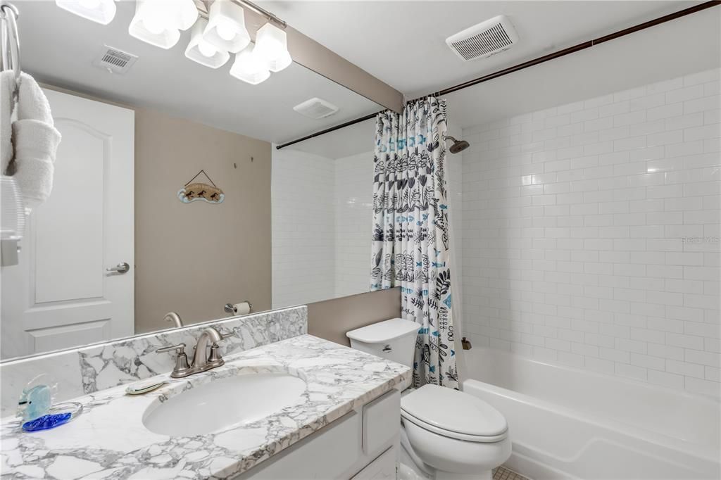 En Venta: $439,000 (2 camas, 2 baños, 944 Pies cuadrados)