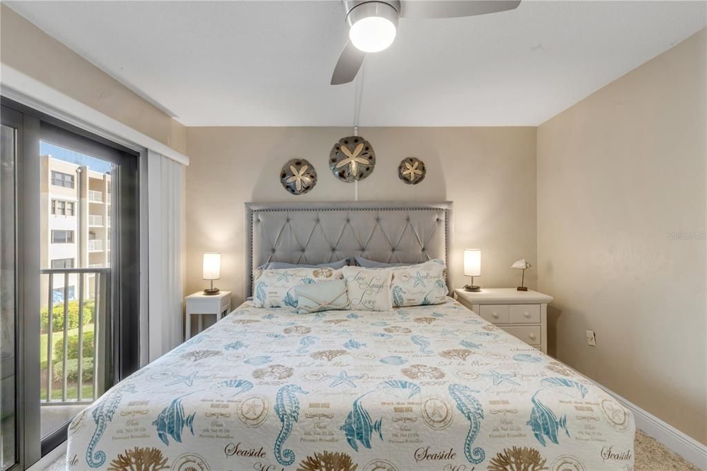 En Venta: $439,000 (2 camas, 2 baños, 944 Pies cuadrados)