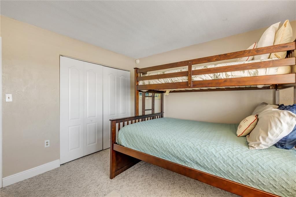 En Venta: $439,000 (2 camas, 2 baños, 944 Pies cuadrados)